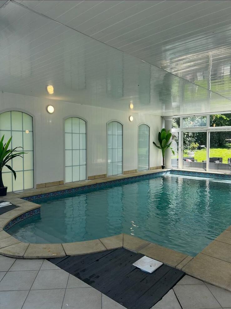 Piscine intérieure chauffée